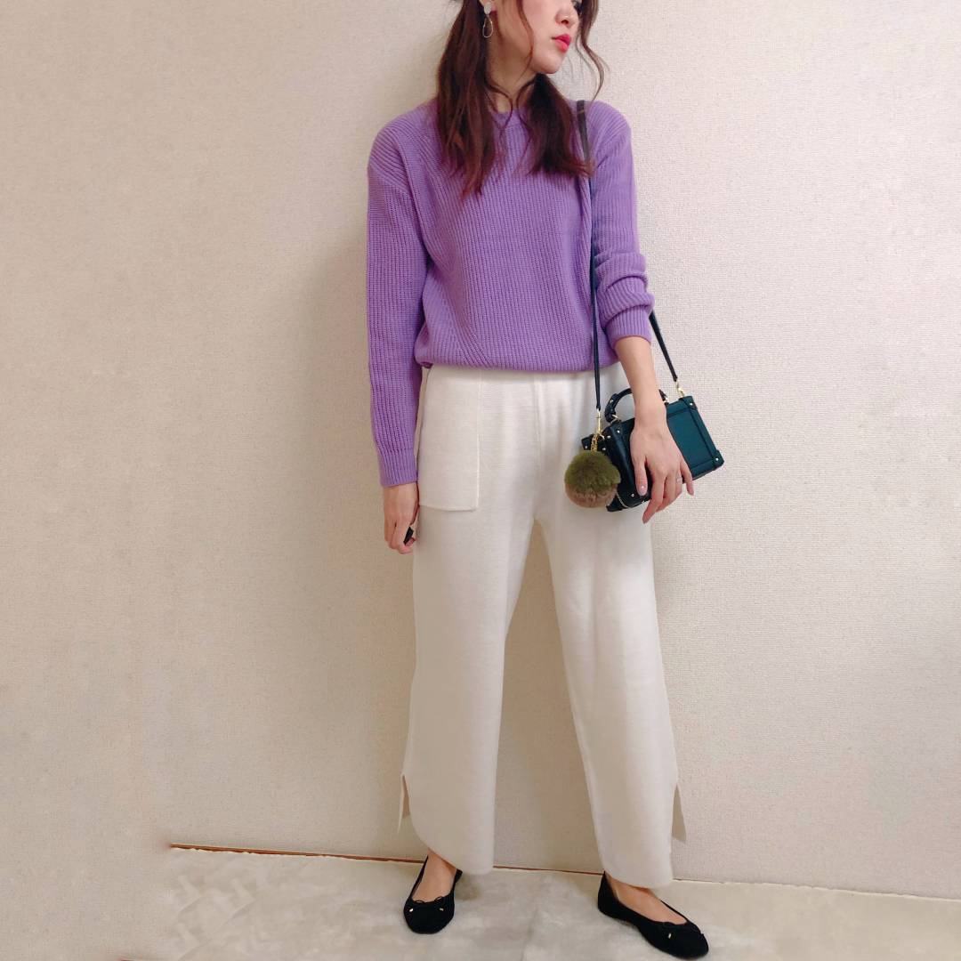 Guの春ニットが990円 旬のパープルで着こなしが新鮮 Esseonline エッセ オンライン