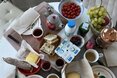 フランス80代ひとり暮らしの「若さを保つ」習慣3つ。買い物は週2回、来客を楽しむ