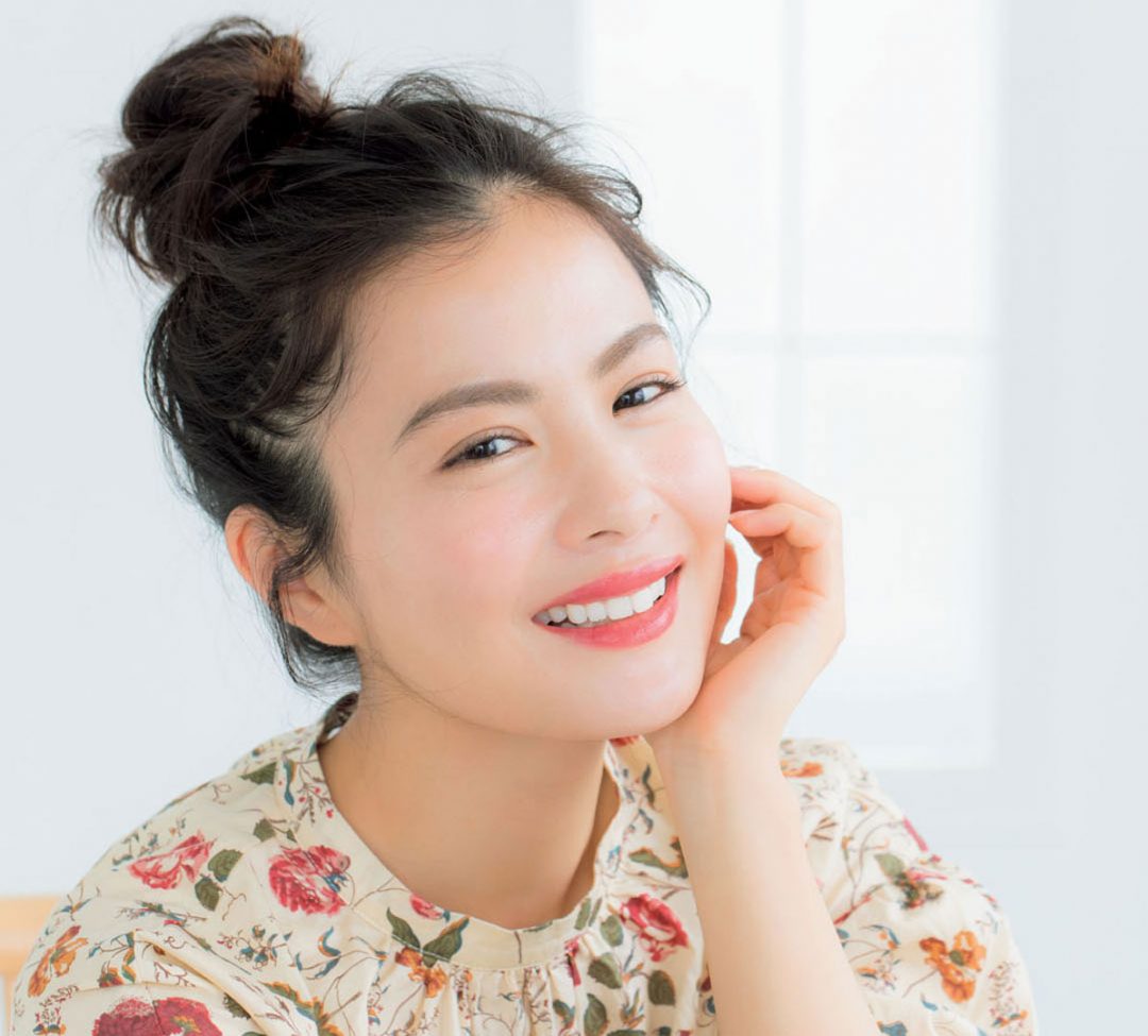 涼しさとかわいさを両取り ゴム1本で大人のお団子ヘア Esseonline エッセ オンライン