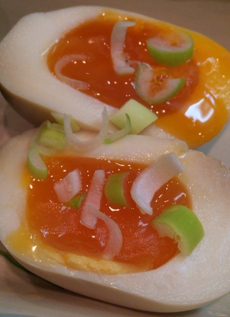 失敗なし とろ り半熟卵と温泉卵のつくり方 気持ちいほど つるりと殻をむく方法も Esseonline エッセ オンライン