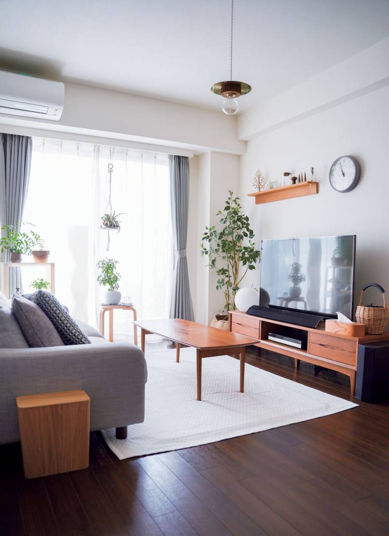 無印良品を使ったナチュラルインテリア 見せる収納やカーテン選びのコツ Esseonline エッセ オンライン