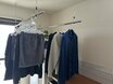 外干しをやめて8年、洗濯がラクになる「洗面脱衣室」の工夫3つ。物干し竿は2本がちょうどいい