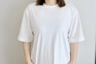 イオンの1580円「白Tシャツ」が最高。アラフィフ低身長でも、二の腕を隠しつつこなれ感が出る